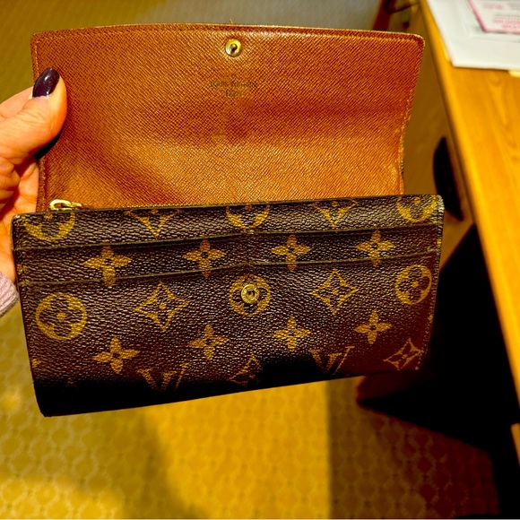 LV authentic Sarah wallet - Picture 4 of 7
